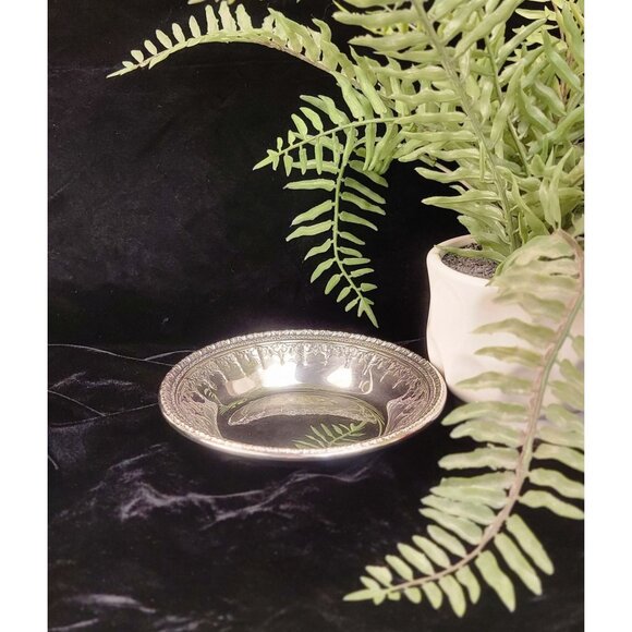 Vintage Reed and Barton Silverplate Dish - Picture 13 of 14